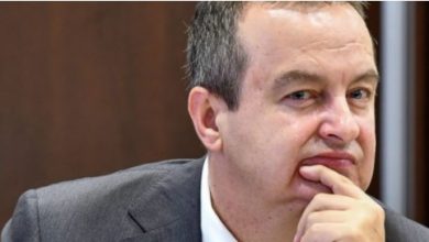 Daçiç: A ia vlen t’i vendosim sanksione Rusisë, kur ajo vendos veton për pavarësinë e Kosovës? Daçiç: A ia vlen t’i vendosim sanksione Rusisë, kur ajo vendos veton për pavarësinë e Kosovës?