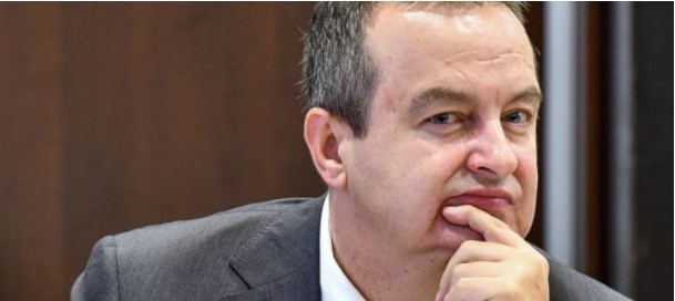 Daçiç: A ia vlen t’i vendosim sanksione Rusisë, kur ajo vendos veton për pavarësinë e Kosovës? Daçiç: A ia vlen t’i vendosim sanksione Rusisë, kur ajo vendos veton për pavarësinë e Kosovës?