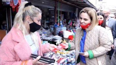 “Do na japësh ndonjë lek?”- Qytetarja e vë në siklet, Kryemadhi: S’ka, i ka marrë..