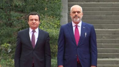 Ndalimi i dinarit serb/ Rama i “del në krah” Kurtit: Kosova ka të drejtë të zbatojë kushtetutën e saj Ndalimi i dinarit serb/ Rama i “del në krah” Kurtit: Kosova ka të drejtë të zbatojë kushtetutën e saj