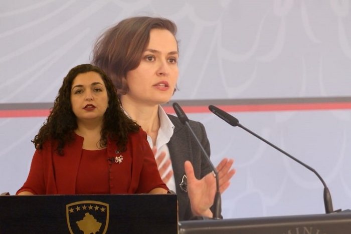 ‘Të pështysh veten në fytyrë’, Besa Shahini SULMON Vjosa Osmanin, e krahason me Bashën dhe Metën ‘Të pështysh veten në fytyrë’, Besa Shahini SULMON Vjosa Osmanin, e krahason me Bashën dhe Metën