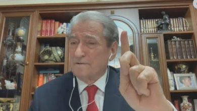 Berisha revoltohet nga vizita e Ramës në Athinë: Bubulina është heroinë greke, ai e nxorri shqiptare. I kërcënoi grekët si Enver Hoxha Berisha revoltohet nga vizita e Ramës në Athinë: Bubulina është heroinë greke, ai e nxorri shqiptare. I kërcënoi grekët si Enver Hoxha