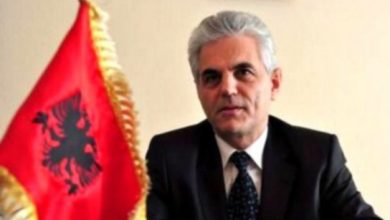 Lauka: Shqiptarët janë aktualisht të pafuqishëm për ta bërë bashkimin kombëtar Lauka: Shqiptarët janë aktualisht të pafuqishëm për ta bërë bashkimin kombëtar