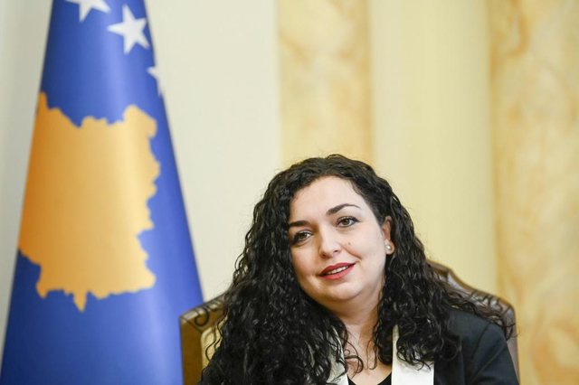 Zvicra sulmon Kosovën për infektimet e larta nga emigrantët kosovarë, reagon Osmani: Faji i qeverisë tuaj, erdhën të pavaksinuar Zvicra sulmon Kosovën për infektimet e larta nga emigrantët kosovarë, reagon Osmani: Faji i qeverisë tuaj, erdhën të pavaksinuar