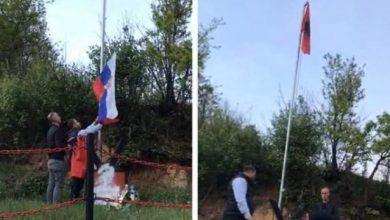 ‘Provokimi serb’ zgjati pak/ Largohet flamuri serb e rikthehet flamuri kombëtar tek përmendorja e dëshmorit shqiptar ‘Provokimi serb’ zgjati pak/ Largohet flamuri serb e rikthehet flamuri kombëtar tek përmendorja e dëshmorit shqiptar