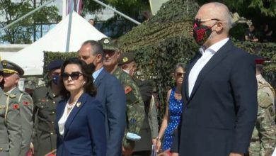 VIDEO/ NATO “blindon” Tiranën, Rama dhe Meta “përplasen” në sheshin “Nënë Tereza”