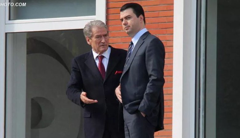 Gazetari: Basha mund të përfitojë, Berishën nuk e duan shqiptarët Gazetari: Basha mund të përfitojë, Berishën nuk e duan shqiptarët