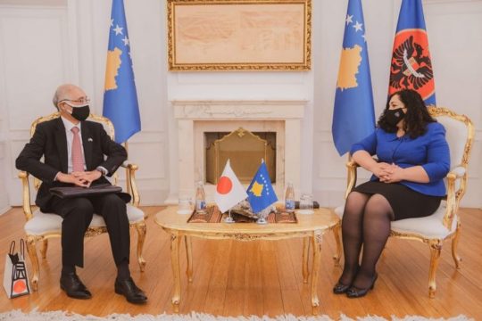 Rrefuzuan ndihmën e Shqipërisë, Vjosa Osmani i shtrin dorën Japonisë: Kemi nevojë të na ndihmoni që të tejkalojmë pandeminë Rrefuzuan ndihmën e Shqipërisë, Vjosa Osmani i shtrin dorën Japonisë: Kemi nevojë të na ndihmoni që të tejkalojmë pandeminë