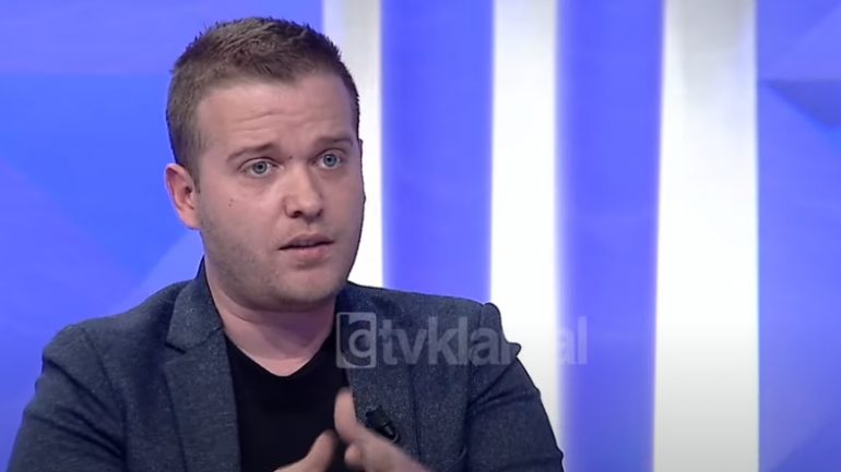 I riu nga Delvina që po dërrmon belerizmin në Shqipëri I riu nga Delvina që po dërrmon belerizmin në Shqipëri