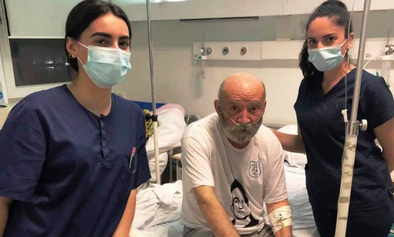Po lufton me Covid në spital, Çun Lajçi kritika qeverisë ‘Kurti’: Pse ia refuzove vaksinat e vëllait tonë, Shqipërisë?!