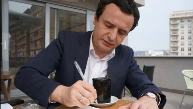 Kurti i shkruan letër Janjicit, shpreh dëshirën e tij për të vizituar Manastirin e Deçanit Kurti i shkruan letër Janjicit, shpreh dëshirën e tij për të vizituar Manastirin e Deçanit