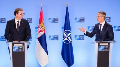 Stoltenberg përgënjeshtron Vuçiç “sy për sy”: Nuk do të ketë asnjë tërheqje të KFOR nga Kosova Stoltenberg përgënjeshtron Vuçiç “sy për sy”: Nuk do të ketë asnjë tërheqje të KFOR nga Kosova