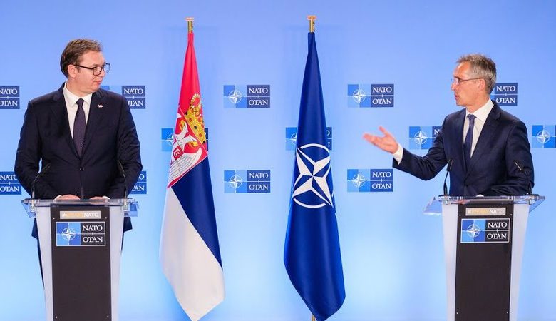 Stoltenberg përgënjeshtron Vuçiç “sy për sy”: Nuk do të ketë asnjë tërheqje të KFOR nga Kosova Stoltenberg përgënjeshtron Vuçiç “sy për sy”: Nuk do të ketë asnjë tërheqje të KFOR nga Kosova