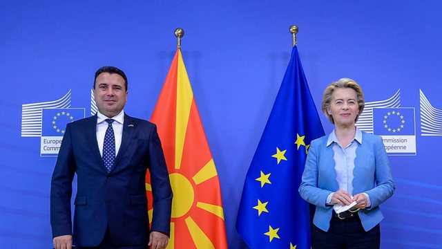 Shqipëria një hap para, Zaev i shqetësuar: Shkupi dhe Tirana të mos ndahen në rrugën drejt BE-së Shqipëria një hap para, Zaev i shqetësuar: Shkupi dhe Tirana të mos ndahen në rrugën drejt BE-së