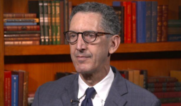 “Rrezik për luftë mes Kosovës dhe Serbisë”/ Eksperti amerikan: Mendoj se liderët duhet të…