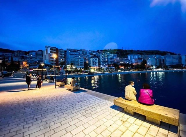 Turizmi i një stine vere në Sarandë Turizmi i një stine vere në Sarandë