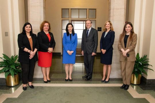 Departamenti Amerikan i Drejtësisë pret ministren Gjonaj: Diskutuam progresin dhe hapat e ardhshëm për reformën në drejtësi Departamenti Amerikan i Drejtësisë pret ministren Gjonaj: Diskutuam progresin dhe hapat e ardhshëm për reformën në drejtësi