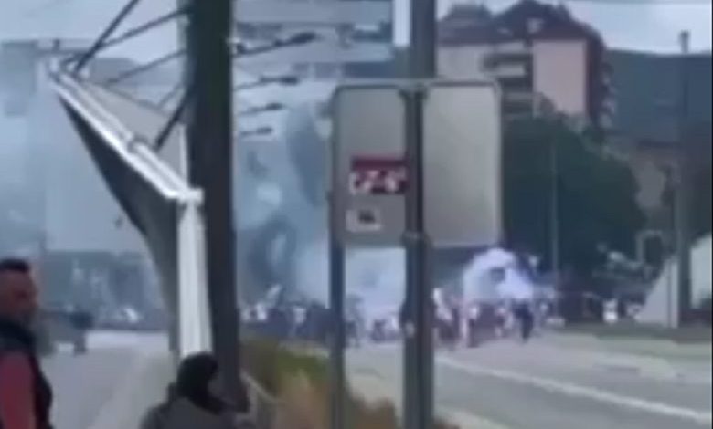 “Kosova është zemra e Serbisë”, pamje se si provokuan maturantët serbë mbi Urën e Ibrit “Kosova është zemra e Serbisë”, pamje se si provokuan maturantët serbë mbi Urën e Ibrit