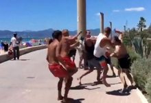 “E pashë unë i pari!” Me shkopinj dhe shufra hekuri, PAMJE TË RËNDA të sherrit për një femër mes vëllezërve nga Kosova me vëllezërit në Shëngjin “E pashë unë i pari!” Me shkopinj dhe shufra hekuri, PAMJE TË RËNDA të sherrit për një femër mes vëllezërve nga Kosova me vëllezërit në Shëngjin