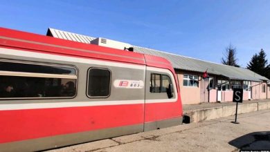 Treni serb që sfidon sovranitetin e Kosovës çdo ditë Treni serb që sfidon sovranitetin e Kosovës çdo ditë