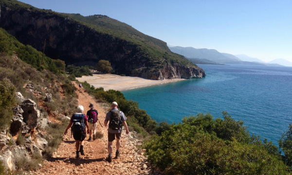 Turistët e huaj zgjedhin plazhin e virgjër të Porto Nova në Vlorë: Natyra është shumë e bukur, nuk e gjejmë në vendin… Turistët e huaj zgjedhin plazhin e virgjër të Porto Nova në Vlorë: Natyra është shumë e bukur, nuk e gjejmë në vendin…