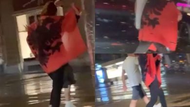 VIDEO/ Fitorja e Zvicrës ndaj Francës, shqiptarja feston në rrugët e Bernit me flamurin kombëtar, polici: Flamurin i gabuar për sonte VIDEO/ Fitorja e Zvicrës ndaj Francës, shqiptarja feston në rrugët e Bernit me flamurin kombëtar, polici: Flamurin i gabuar për sonte