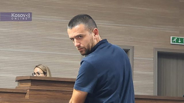 “Vrite shqiptarin! Do ta lyejmë Kosovën me gjak”! Gjykata e Prishtinës dënon malazezin me 6700 euro “Vrite shqiptarin! Do ta lyejmë Kosovën me gjak”! Gjykata e Prishtinës dënon malazezin me 6700 euro