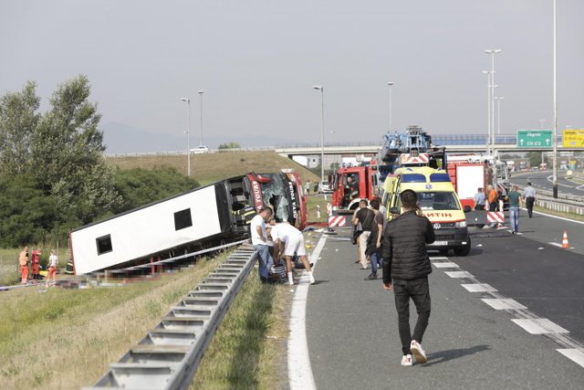 LAJMI FUNDIT/ Tragjedia me 10 shqiptarët e Kosovës së vdekur në aksident, kryeministri kroat shpreh ngushëllimet LAJMI FUNDIT/ Tragjedia me 10 shqiptarët e Kosovës së vdekur në aksident, kryeministri kroat shpreh ngushëllimet