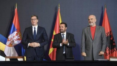 “Rruga e Serbisë drejt Tiranës kalon përmes Kosovës”, deputeti shqiptar në parlamentin serb reagon ndaj Vuçiç “Rruga e Serbisë drejt Tiranës kalon përmes Kosovës”, deputeti shqiptar në parlamentin serb reagon ndaj Vuçiç