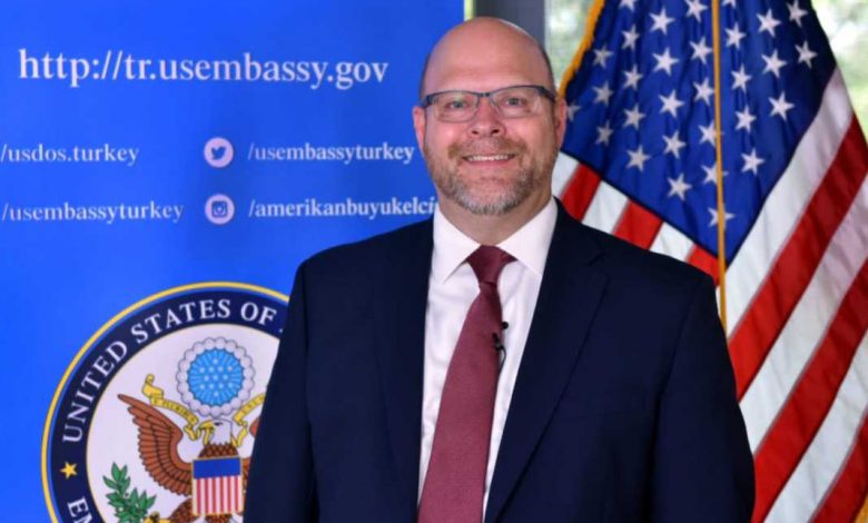 Kush është diplomati amerikan që pritet të jetë ambasadori i ardhshëm i SHBA në Kosovë Kush është diplomati amerikan që pritet të jetë ambasadori i ardhshëm i SHBA në Kosovë