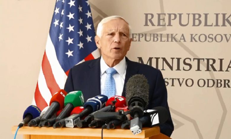 Shkolla e oficerëve do të emërohet Wesley Clark – gjenerali amerikan i impresionuar me demokracinë në Kosovë Shkolla e oficerëve do të emërohet Wesley Clark – gjenerali amerikan i impresionuar me demokracinë në Kosovë