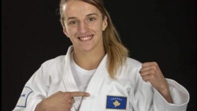 “Jam i gatshëm që këtë kampione t’ia ofroj Shqipërisë”, si KOKSH-i shqiptar e largoi Distria Krasniqin që sot fitoi medaljen e artë në Tokoi