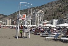 Nuk ka vrojtues në plazhe: Turizmi, sektori që kërkon më shumë punëtorë Nuk ka vrojtues në plazhe: Turizmi, sektori që kërkon më shumë punëtorë