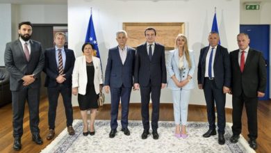 Kush janë 7 deputetët e Kuvendit të Serbisë që njohin pavarësinë e Kosovës, takimi me Kurtin Kush janë 7 deputetët e Kuvendit të Serbisë që njohin pavarësinë e Kosovës, takimi me Kurtin