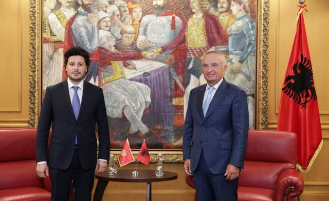 Meta takon zv.kryeministrin e Malit të Zi, ja çfarë diskutoi presidenti me Dritan Abazoviç Meta takon zv.kryeministrin e Malit të Zi, ja çfarë diskutoi presidenti me Dritan Abazoviç