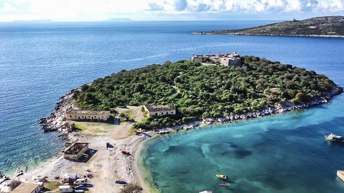 Numër i lartë vizitorësh në Porto Palermo, dashuria e Ali Pashë Tepelenës dhe Vasiliqisë tërheq turistët