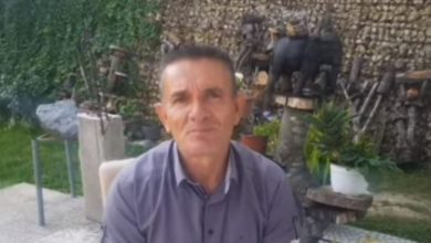 VIDEO/ Ha prush, hithrta dhe duron goditjet me çekan, njihuni me “Tarzanin” e Kosovës VIDEO/ Ha prush, hithrta dhe duron goditjet me çekan, njihuni me “Tarzanin” e Kosovës