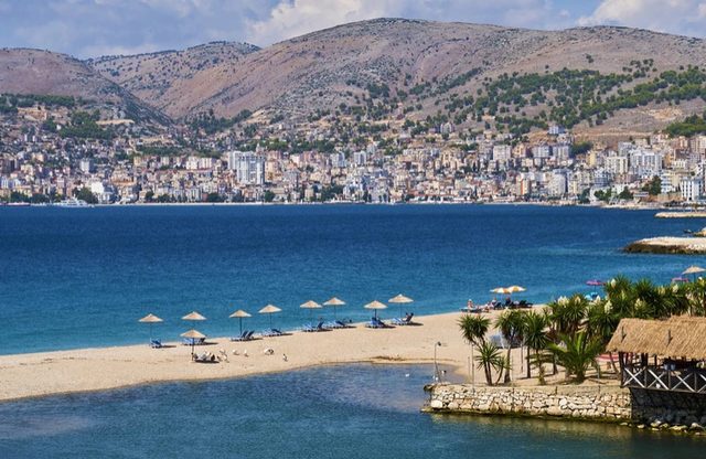 Toka në det për 20 mijë euro! Mediat serbe thirrje qytetarëve të tyre: Blini toka në Shqipëri janë të lira Toka në det për 20 mijë euro! Mediat serbe thirrje qytetarëve të tyre: Blini toka në Shqipëri janë të lira