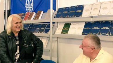Vetevendosje sulmoi Goran Bregoviçin në Korçë, por në Kosovë sot këndon grupi çetnik serb Vetevendosje sulmoi Goran Bregoviçin në Korçë, por në Kosovë sot këndon grupi çetnik serb