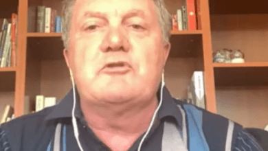 Zeka: Ata që po “i fryjnë” Bregoviçit janë përçarës dhe injorantë shqiptarë Zeka: Ata që po “i fryjnë” Bregoviçit janë përçarës dhe injorantë shqiptarë