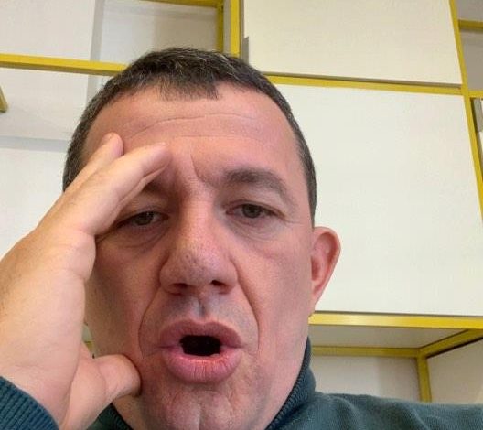 “Ndërkombëtarët në p** të sëmës”- Berat Buzhala: Vjosa nuk është aq budallicë sa Albini e Donika. Këta janë dhe budallenj, dhe të poshtër “Ndërkombëtarët në p** të sëmës”- Berat Buzhala: Vjosa nuk është aq budallicë sa Albini e Donika. Këta janë dhe budallenj, dhe të poshtër