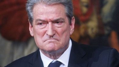 Dua vërtetë t’i besoj Sali Berishës, por veset e tij më pengojnë Dua vërtetë t’i besoj Sali Berishës, por veset e tij më pengojnë