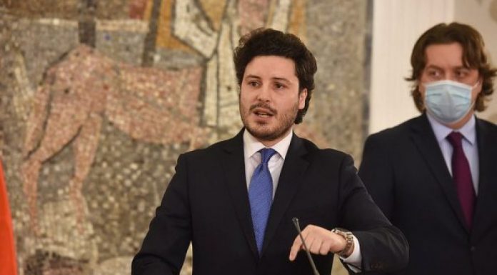 ‘Mali i Zi në një situatë emergjente’, paralajmërimi i Abazoviç: Vendi po shtyhet drejt destabilizimit