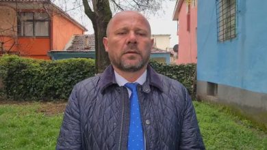FOTO/ “Blu për blu”! Xhelal Mziu bën gafën epike, ngatërron flamurin e Kosovës me atë të Somalisë FOTO/ “Blu për blu”! Xhelal Mziu bën gafën epike, ngatërron flamurin e Kosovës me atë të Somalisë