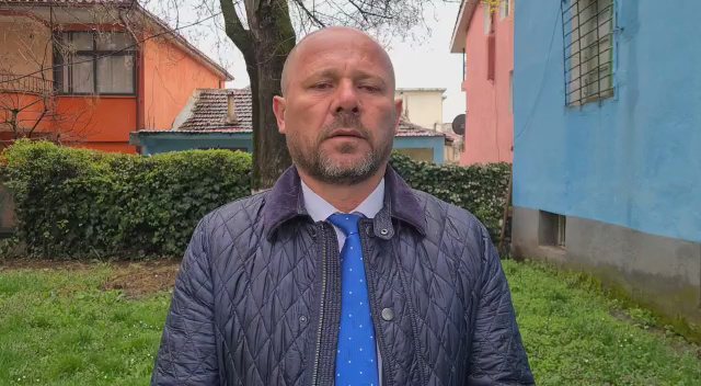FOTO/ “Blu për blu”! Xhelal Mziu bën gafën epike, ngatërron flamurin e Kosovës me atë të Somalisë FOTO/ “Blu për blu”! Xhelal Mziu bën gafën epike, ngatërron flamurin e Kosovës me atë të Somalisë