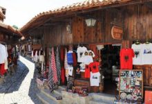 Identiteti shqiptar “prodhohet” në … Kinë Identiteti shqiptar “prodhohet” në … Kinë