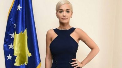 Thotë se është kosovare dhe jo shqiptare, Rita Ora “kryqëzohet” nga fansat dhe detyrohet të japë një shpjegim Thotë se është kosovare dhe jo shqiptare, Rita Ora “kryqëzohet” nga fansat dhe detyrohet të japë një shpjegim