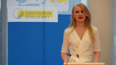Una Hajdari: Gazetarët në Kosovë vënë patriotizmin mbi profesionalizmin Una Hajdari: Gazetarët në Kosovë vënë patriotizmin mbi profesionalizmin