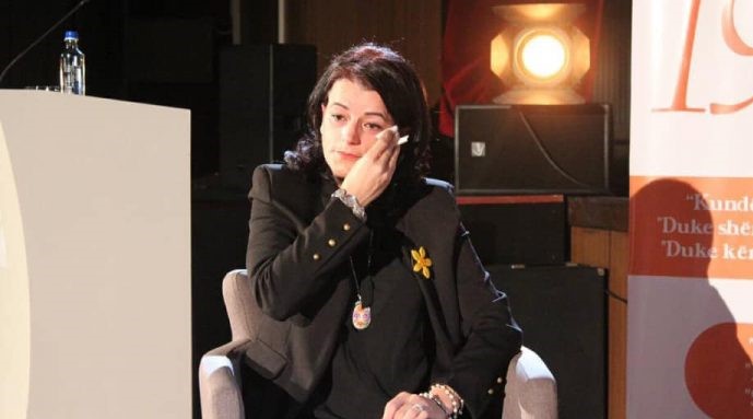 Vasfije Krasniqi për koncertin e Bregoviqit: Kur në Kosovë serbët kryenin spastrim etnik, Bregoviq bënte thirrje të mos ndalej gjenocidi Vasfije Krasniqi për koncertin e Bregoviqit: Kur në Kosovë serbët kryenin spastrim etnik, Bregoviq bënte thirrje të mos ndalej gjenocidi