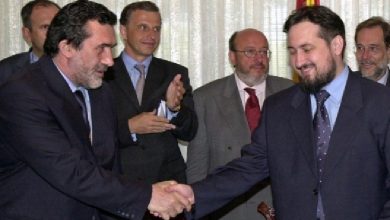 20 vjet nga nënshkrimi i Paktit të Ohrit, marrëveshja e paqes që shënoi fundin e konfliktit mes maqedonasve dhe shqiptarëve 20 vjet nga nënshkrimi i Paktit të Ohrit, marrëveshja e paqes që shënoi fundin e konfliktit mes maqedonasve dhe shqiptarëve